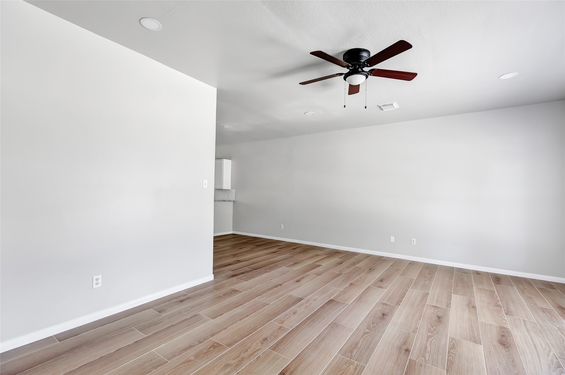 10445 Wicklowe Street, Unit A Houston, TX 77016 - Photo 29 of 48