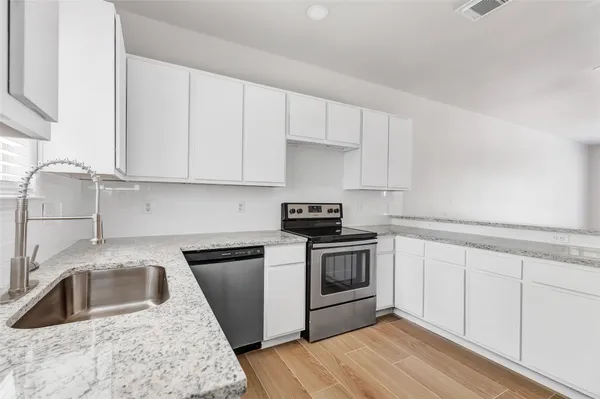 $2,395 | 10445 Wicklowe Street, Unit A, Houston, TX 77016