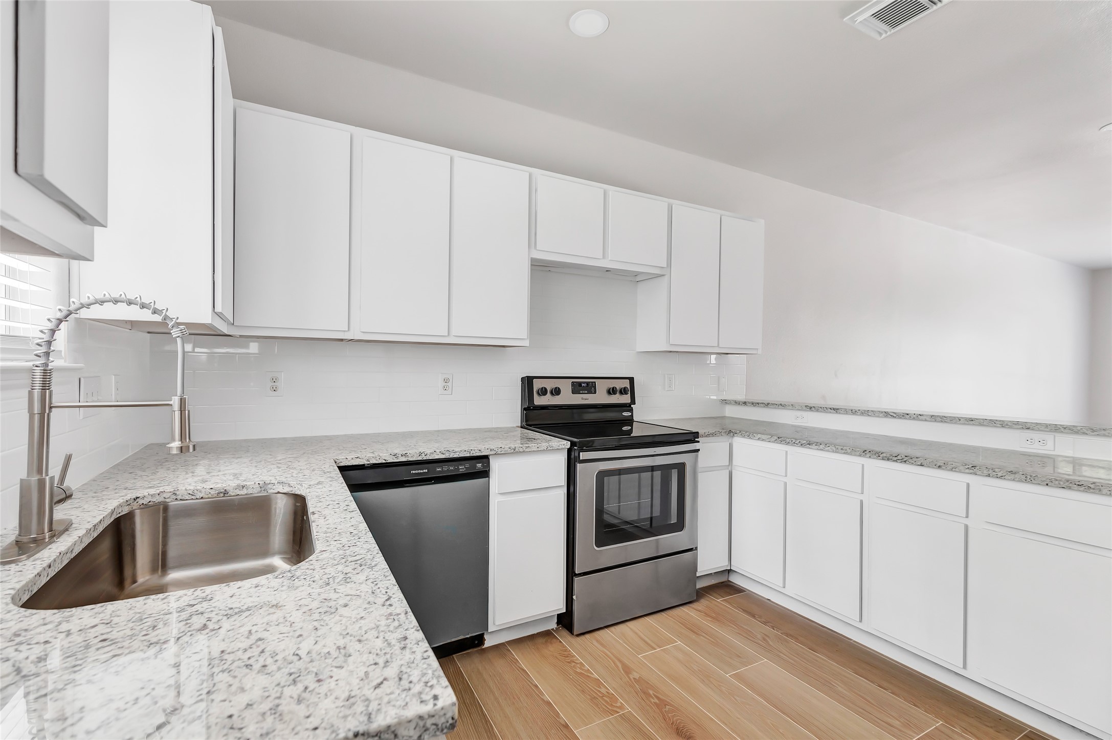 10445 Wicklowe Street, Unit A Houston, TX 77016 - Photo 34 of 48