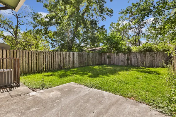 $2,395 | 10445 Wicklowe Street, Unit A, Houston, TX 77016