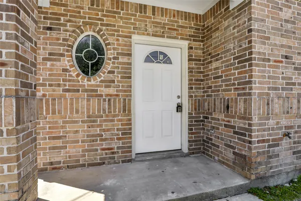 $2,395 | 10445 Wicklowe Street, Unit A, Houston, TX 77016