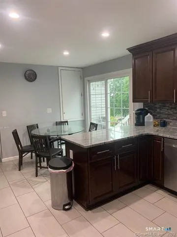 $3,295 | 994 Bunker Hill Avenue, Waterbury, CT 06708