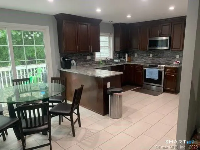 $3,295 | 994 Bunker Hill Avenue, Waterbury, CT 06708