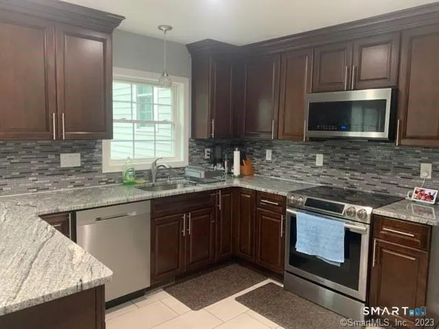 $3,295 | 994 Bunker Hill Avenue, Waterbury, CT 06708