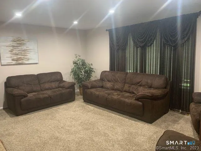 $3,295 | 994 Bunker Hill Avenue, Waterbury, CT 06708