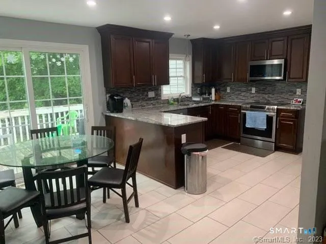 $3,295 | 994 Bunker Hill Avenue, Waterbury, CT 06708