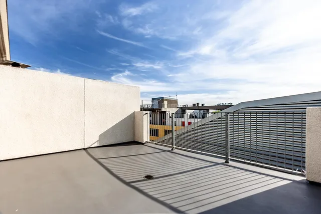 $685,000 | 311 Oak Street, Unit PH4, Oakland, CA 94607