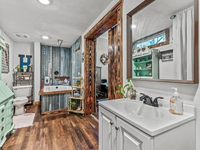 $550,000 | 115 Isle Of Paradise Road, Crawfordville, FL 32327