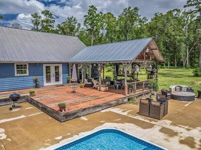 $550,000 | 115 Isle Of Paradise Road, Crawfordville, FL 32327