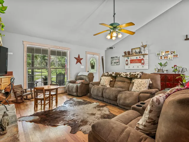 $550,000 | 115 Isle Of Paradise Road, Crawfordville, FL 32327