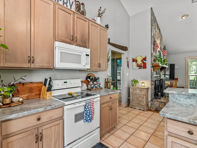 $550,000 | 115 Isle Of Paradise Road, Crawfordville, FL 32327