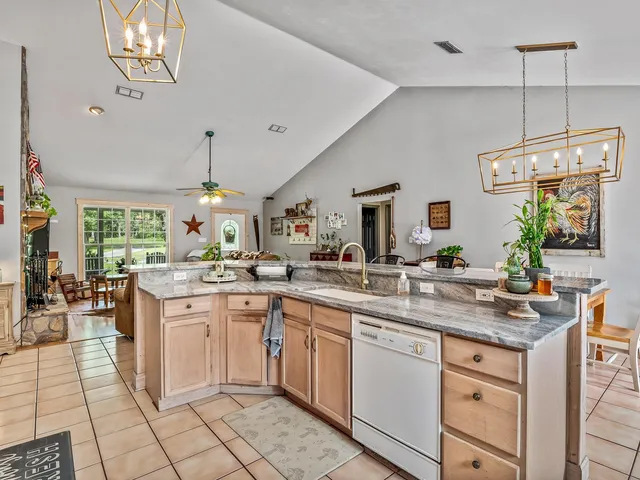 $550,000 | 115 Isle Of Paradise Road, Crawfordville, FL 32327