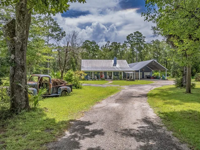 $550,000 | 115 Isle Of Paradise Road, Crawfordville, FL 32327