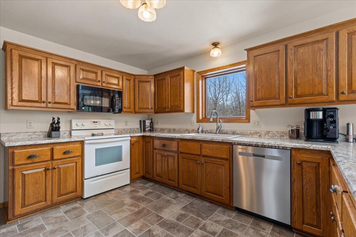 N5968 County Road P Herman, WI 53050 - Photo 20 of 66 Spacious Kitchen