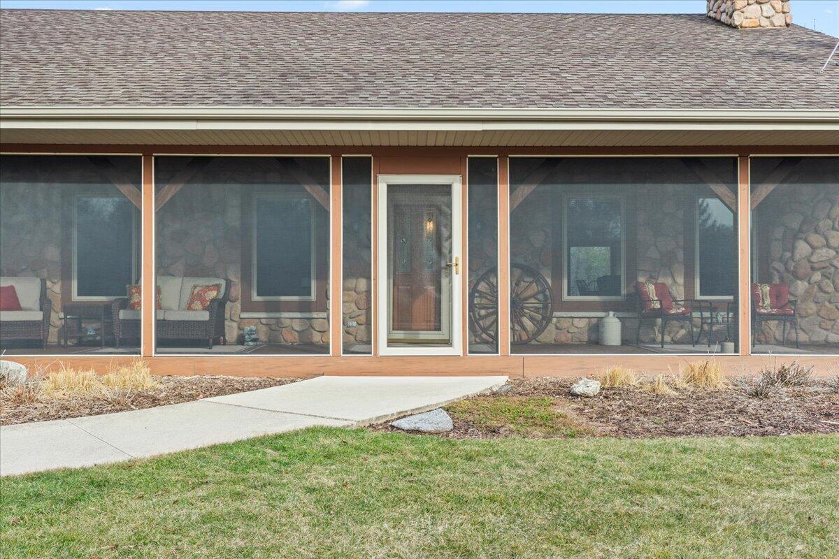 N5968 County Road P Herman, WI 53050 - Photo 8 of 66 Screened Front Porch
