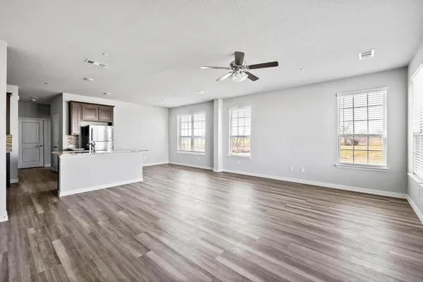 $2,400 | 3201 Solana Circle, Denton, TX 76207