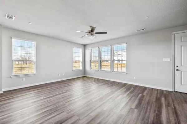 $2,400 | 3201 Solana Circle, Denton, TX 76207