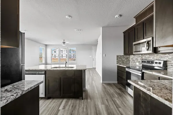 $2,400 | 3201 Solana Circle, Denton, TX 76207