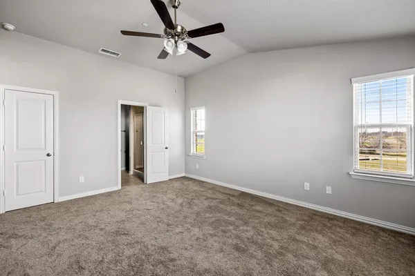 $2,400 | 3201 Solana Circle, Denton, TX 76207
