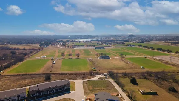 $2,400 | 3201 Solana Circle, Denton, TX 76207