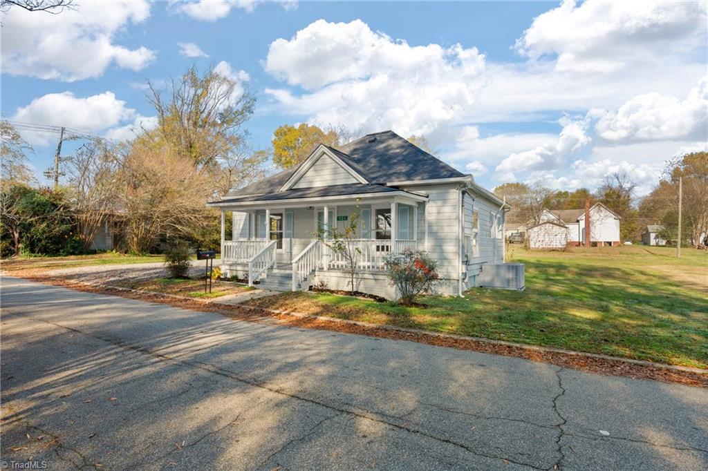 521 Walnut Street Eden, NC 27288 - Photo 4 of 42