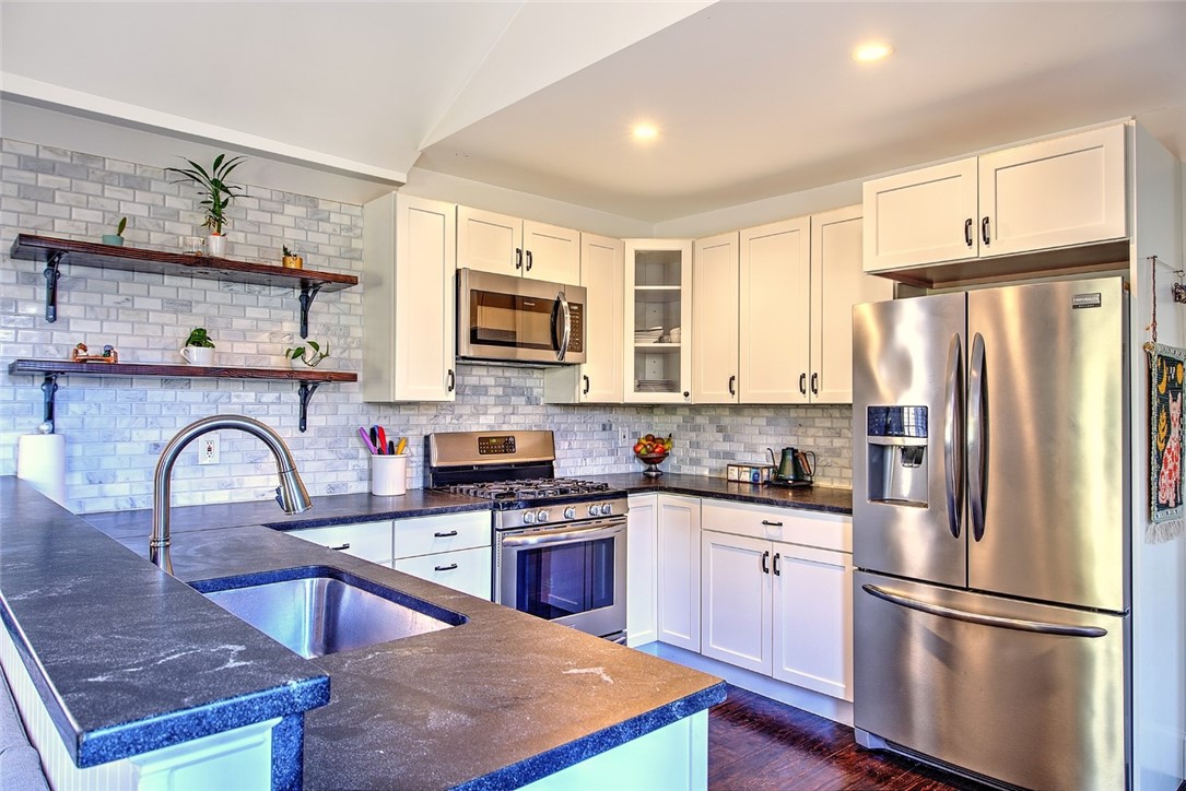 12 Sheldon Street Providence, RI 02906 - Photo 13 of 50