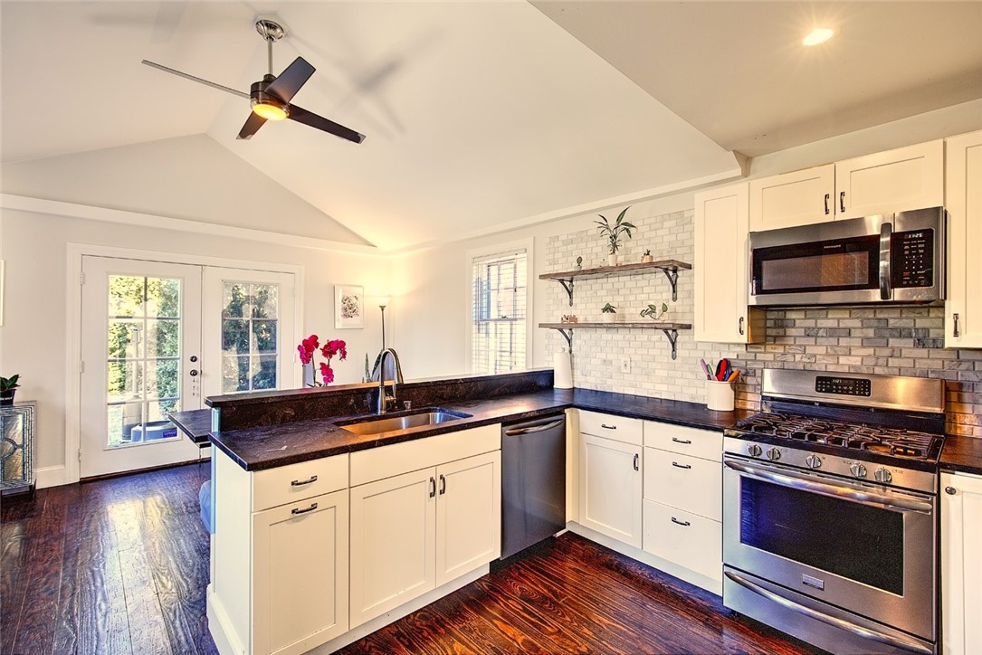 12 Sheldon Street Providence, RI 02906 - Photo 14 of 50