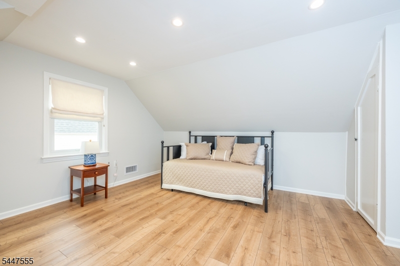 34 Devonshire Road Cedar Grove, NJ 07009 - Photo 13 of 17 Gallery Image 13