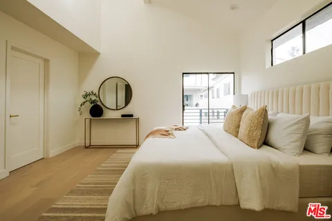 $1,999,000 | 847 17th Street, Unit 6, Santa Monica, CA 90403