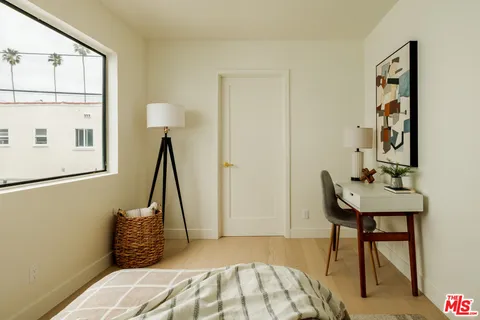 $1,999,000 | 847 17th Street, Unit 6, Santa Monica, CA 90403