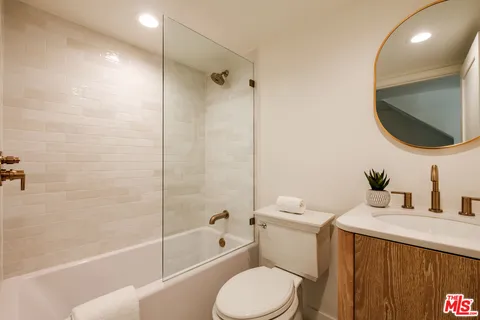 $1,999,000 | 847 17th Street, Unit 6, Santa Monica, CA 90403