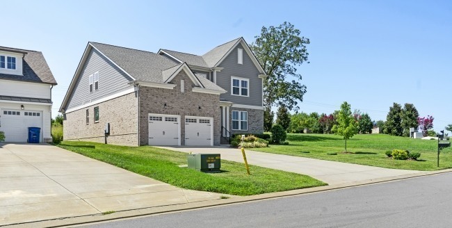 1121 Batbriar Road Murfreesboro, TN 37128 - Photo 2 of 21 a front view of house with yard