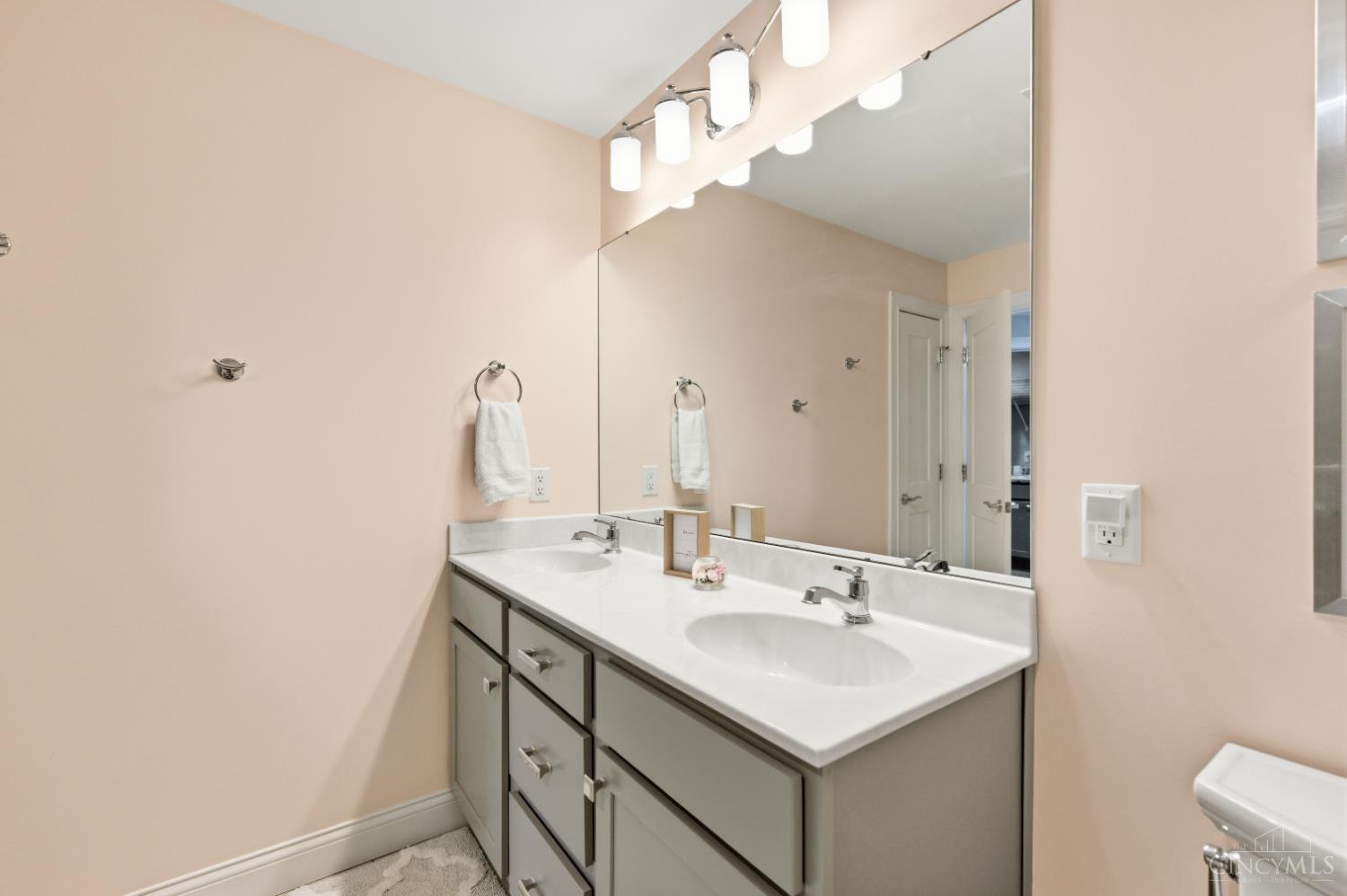7321 Hosbrook Road Cincinnati, OH 45243 - Photo 36 of 82 Gallery Image 36