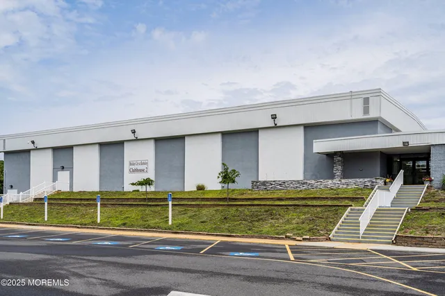 $389,999 | 24 Port Royal Drive, Toms River, NJ 08757