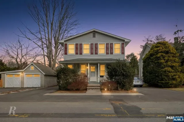 $2,650 | 15 Storig Avenue, Unit 1, Closter, NJ 07624