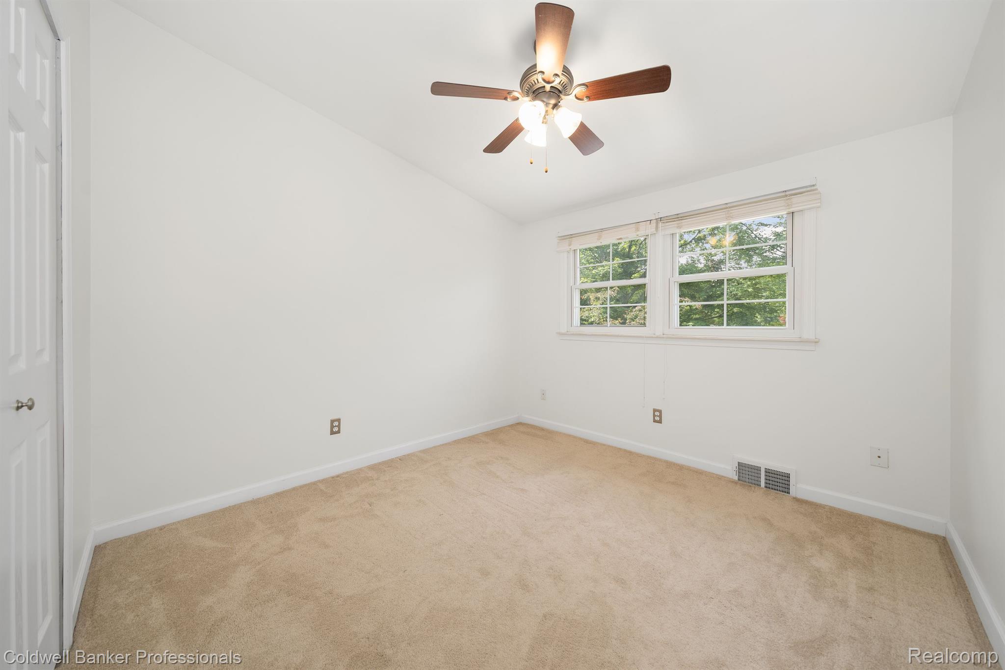 567 South Cranbrook Cross Road Bloomfield Hills, MI 48301 - Photo 25 of 35 Bedroom 3