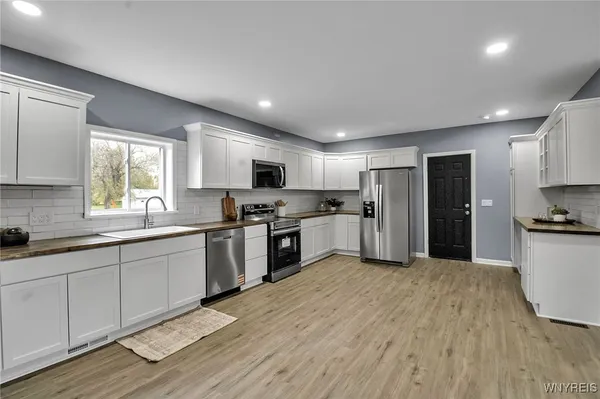 $329,900 | 12663 Presbyterian Road, Ridgeway, NY 14479