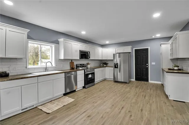 $349,900 | 12663 Presbyterian Road, Ridgeway, NY 14479