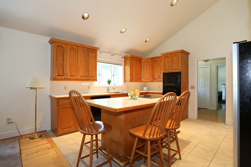 124 Stock Farm Road Sudbury, MA 01776 - Photo 8 of 25 Gallery Image 8