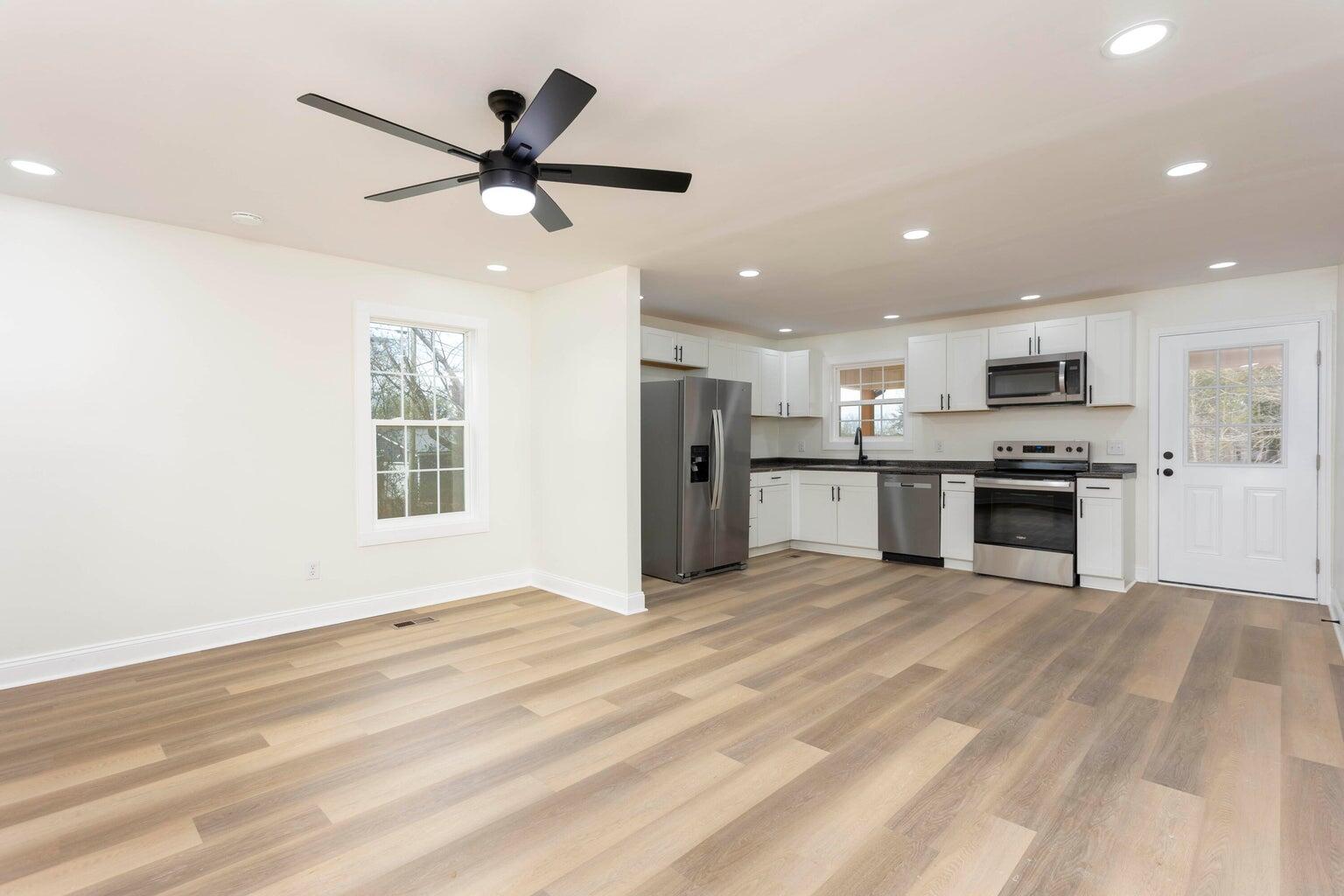 333 Cross Road Dunlap, TN 37327 - Photo 6 of 28 Living Room