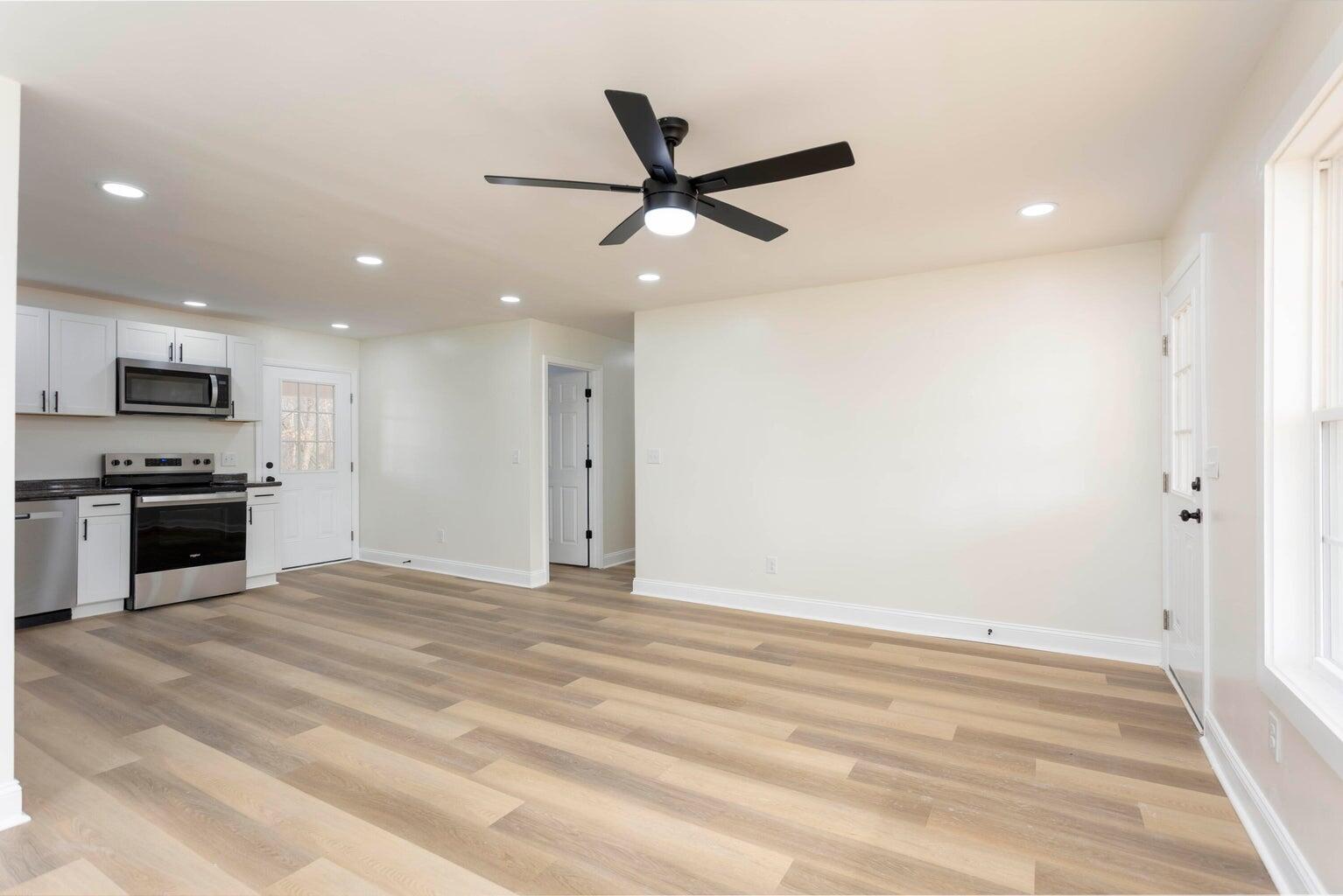 333 Cross Road Dunlap, TN 37327 - Photo 8 of 28 Living Room