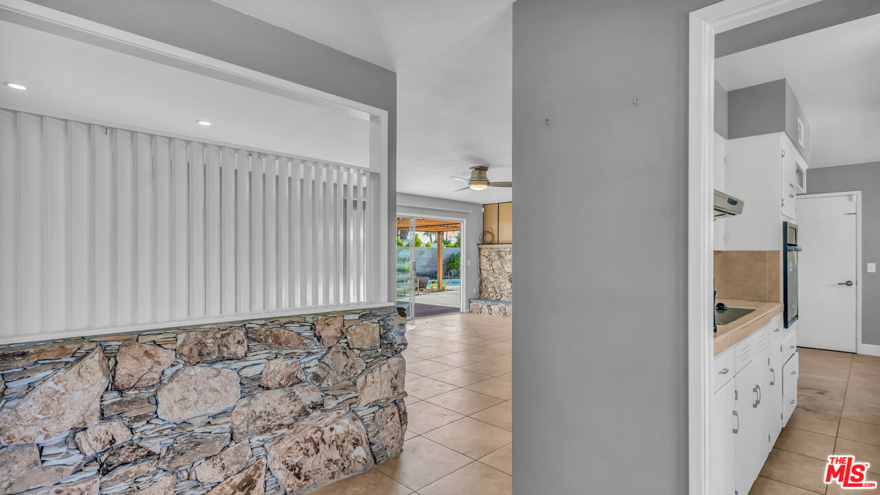 494 North Monterey Road Palm Springs, CA 92262 - Photo 9 of 30 a view of utility room