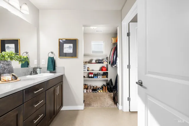 $449,000 | 1905 North Chandra Way, Meridian, ID 83646