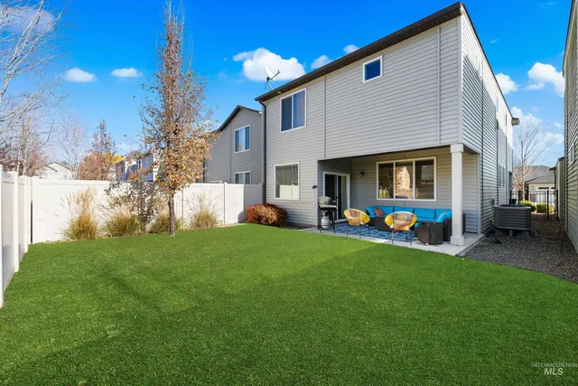 $449,000 | 1905 North Chandra Way, Meridian, ID 83646