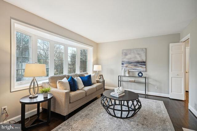 1408 Ruffner Road Alexandria, VA 22302 - Photo 3 of 39