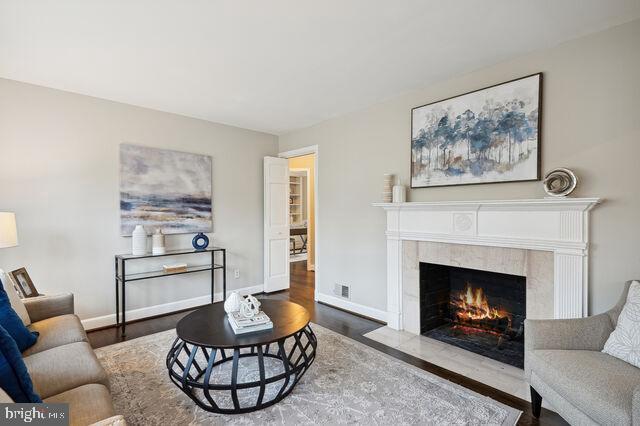 1408 Ruffner Road Alexandria, VA 22302 - Photo 5 of 39