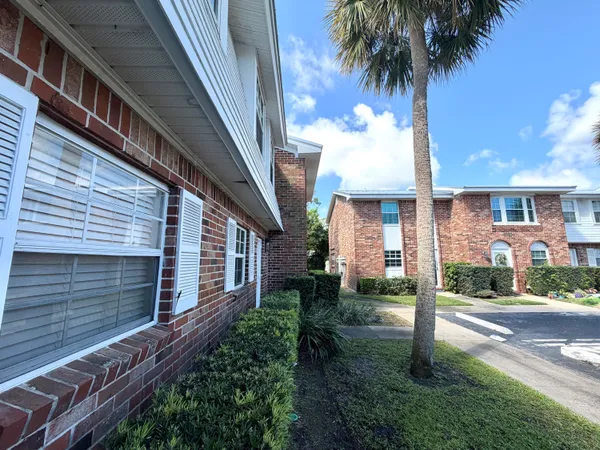 $310,000 | 413 North Cypress Drive, Unit 4, Tequesta, FL 33469