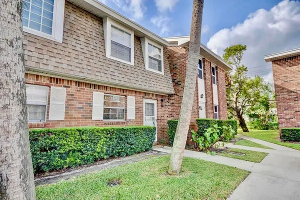 $310,000 | 413 North Cypress Drive, Unit 4, Tequesta, FL 33469