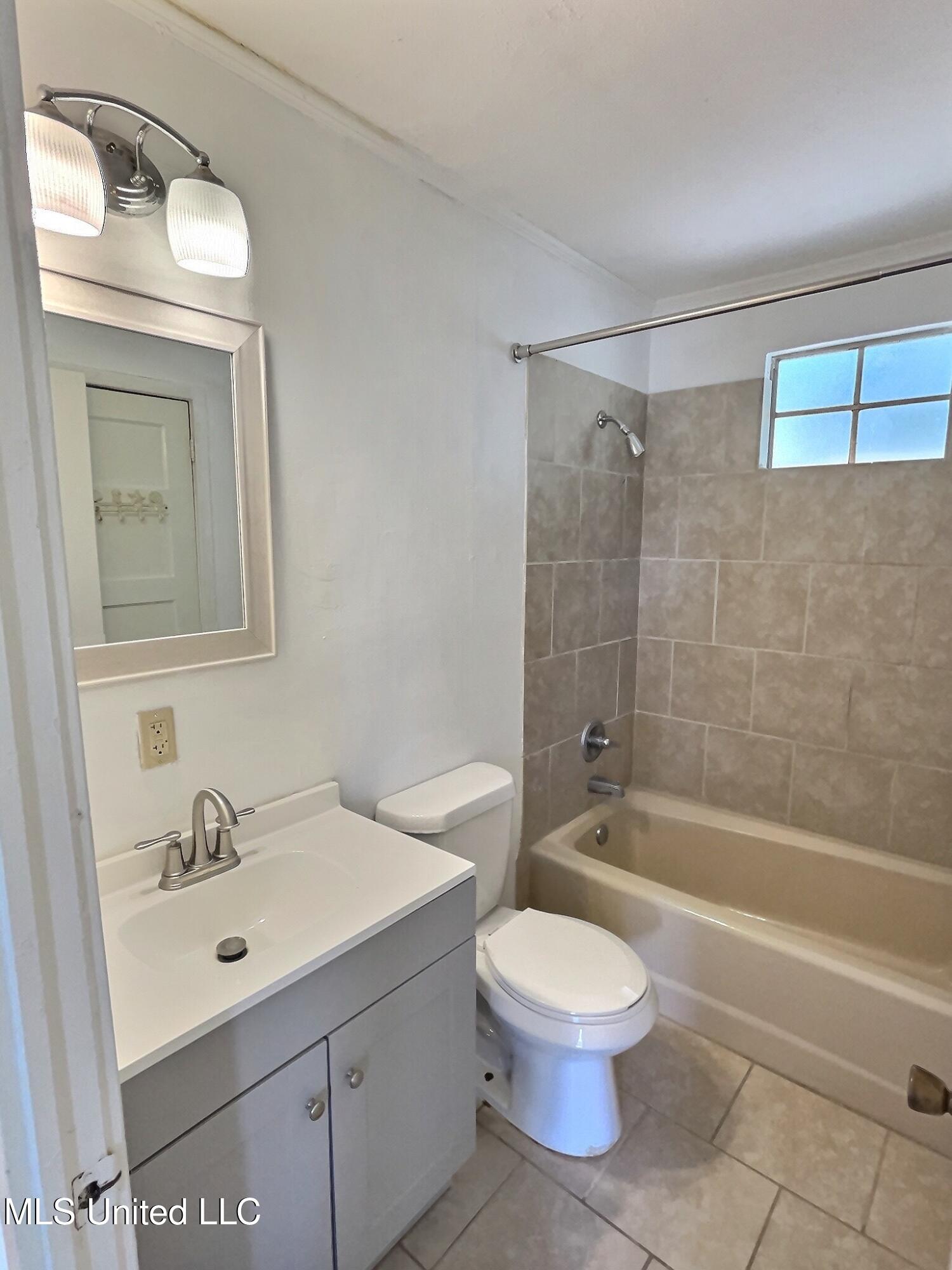 1076 Cherokee Street Biloxi, MS 39530 - Photo 17 of 25 IMG_3598