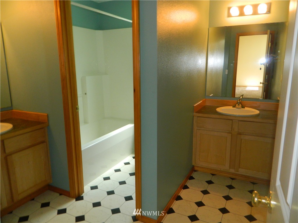 10980 Banner Road Southeast Olalla, WA 98359 - Photo 16 of 25 Gallery Image 16